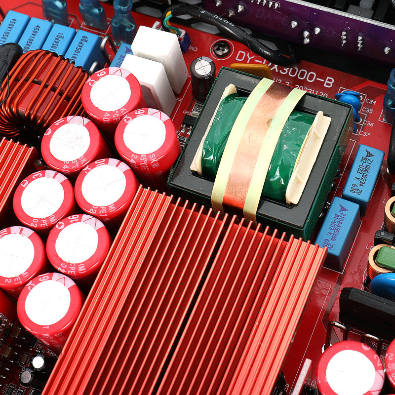 Profesjonalny 4-kanałowy wzmac – Outdoor Power Amplifier recenzja i cena